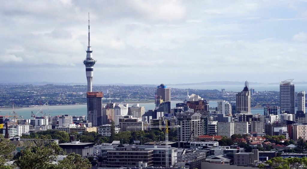 Five Reasons to Move to Auckland